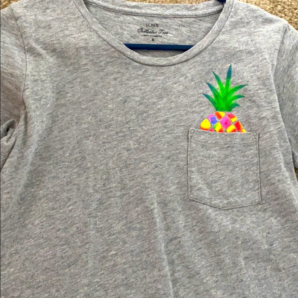 Pineapple pocket tees